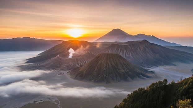 Mount Bromo Sunrise: A Magical Morning Above the Sea of Sand